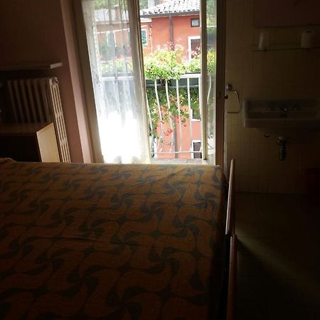 Albergo Alla Rocca Гарда Екстер'єр фото