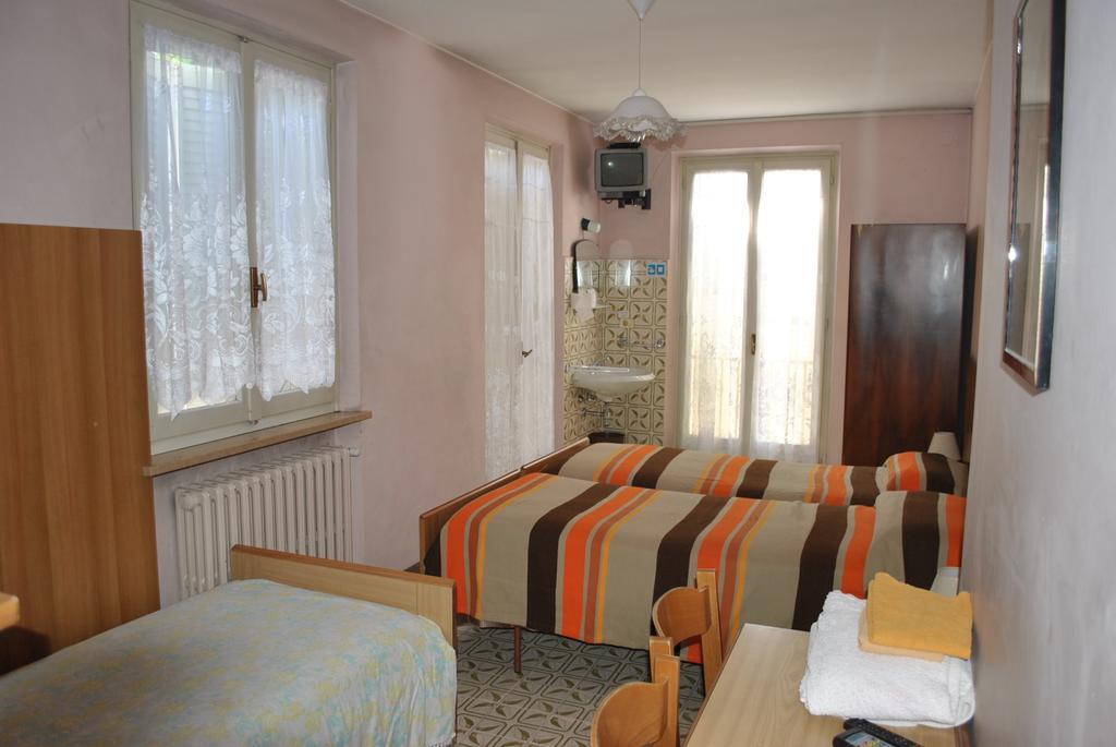 Albergo Alla Rocca Гарда Номер фото