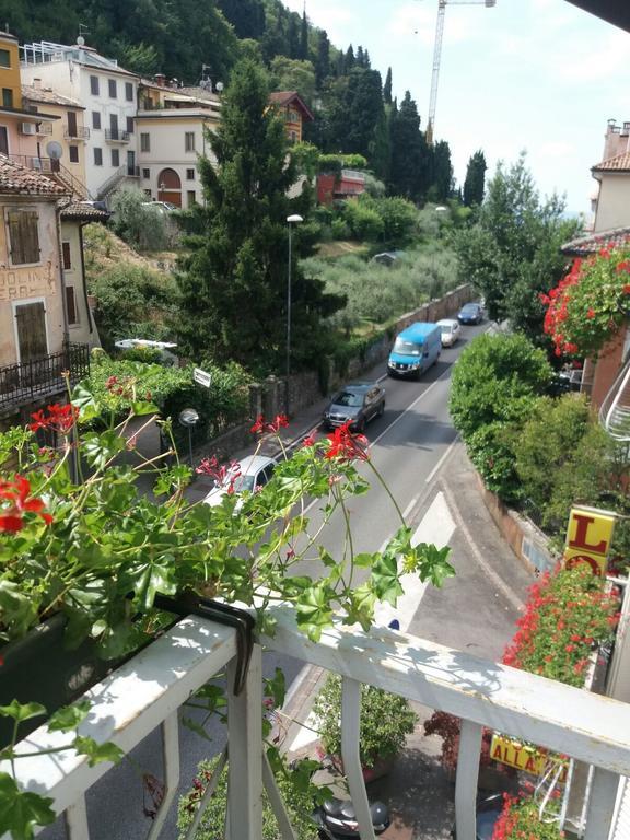 Albergo Alla Rocca Гарда Екстер'єр фото